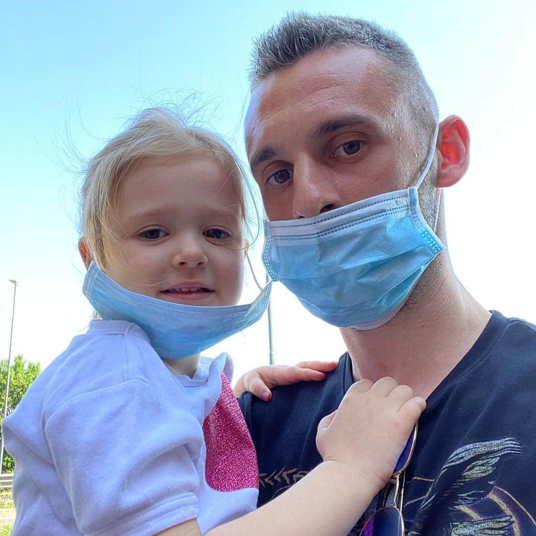 マルセロ・ブロゾビッチのインスタグラム：「😷😷」