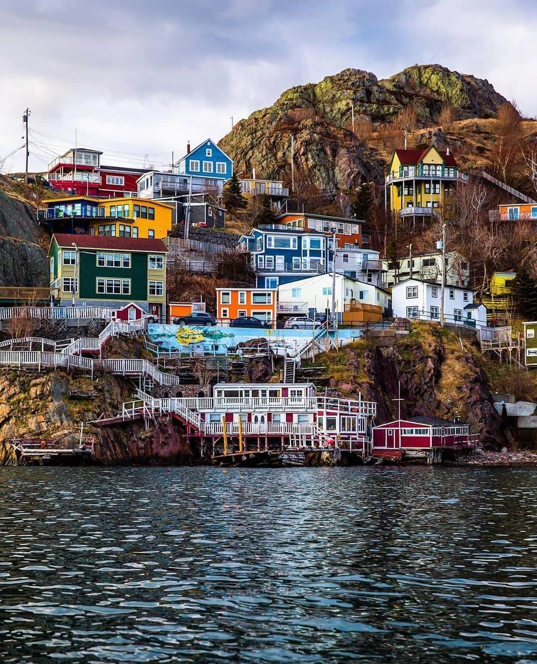 Explore Canadaさんのインスタグラム写真 - (Explore CanadaInstagram)「Today's #CanadaSpotlight is on @newfoundlandlabrador!⁠⠀ ⁠⠀ As Canada's most easterly province, Newfoundland and Labrador offers dramatic coastlines, incredible wildlife, a history rich in legends, explorers and inventors and a whole bunch of warm, welcoming people. Here are just a few more reasons why we love this province:⁠⠀ ⁠⠀ 🐻 With over 29,000km of coastline and several incredible national parks and national heritage sites, there are endless opportunities for wildlife watching, including whales, seabirds, moose and bears.⁠⠀ 💎 It's home to Iceberg Alley, the best place on the continent to see 10,000-year old icebergs!⁠⠀ 💞 Their wonderfully ecclectic heritage comprised of Indigenous, French, English and Irish influences has created unique culture, which is reflected in the colourful and creative environment that surrounds them.⁠⠀ ⁠⠀ Help us share the love for Newfoundland & Labrador by heading over to @newfoundlandlabrador, where you can find more incredible views and their awesome new IGTV series, The Tale Blazers, for your virtual travel fix!⁠⠀ ⁠⠀ ⁠⠀ #ExploreCanadaFromHome #ForGlowingHearts ⁠⠀ ⁠⠀ 📷: ⁠⠀ ⁠⠀ 1. @jakegrahamphoto⁠⠀ 2. & 3. @tomcochrane⁠⠀ 4. @chelseylawrence⁠⠀ 5. @followmeawaytravel⁠⠀ 6. @icebergquest⁠⠀ 7. @kevinpepperphotography⁠⠀ 8. @robertconwayphotography⁠⠀ 9. @braybraywoowoo⁠⠀ ⁠⠀ 📍: @newfoundlandlabrador⁠⠀ ⁠⠀ #ExploreNL #IcerbergsNL」5月21日 1時42分 - explorecanada