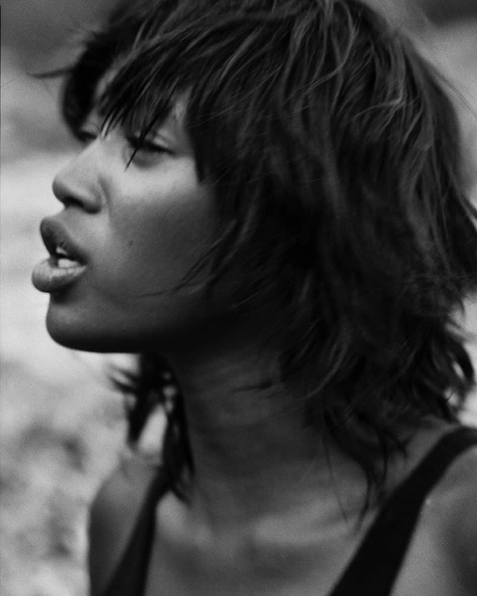 ピーター・リンドバーグさんのインスタグラム写真 - (ピーター・リンドバーグInstagram)「Naomi Campbell, Ibiza, 2000 #LindberghUntoldStories #LindberghKunstpalast #NaomiCampbell」5月21日 1時44分 - therealpeterlindbergh