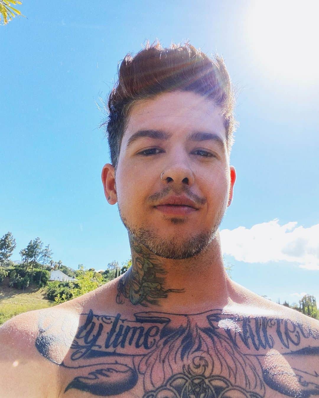 T・ミルズのインスタグラム：「California girls We're unforgettable Daisy dukes Bikinis on top Sun-kissed skin So hot We'll melt your popsicle Ooh oh ooh x2」