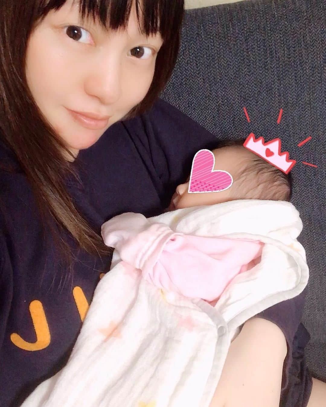 正田美里（みさみさ）さんのインスタグラム写真 - (正田美里（みさみさ）Instagram)「今日は、寒いね🥶 風邪などみんな気をつけてね〜 ちびみさは、今日も元気に爆睡中〜〜💤（笑）  #ちびみさ #爆睡中」5月21日 13時51分 - misamisaupiupi