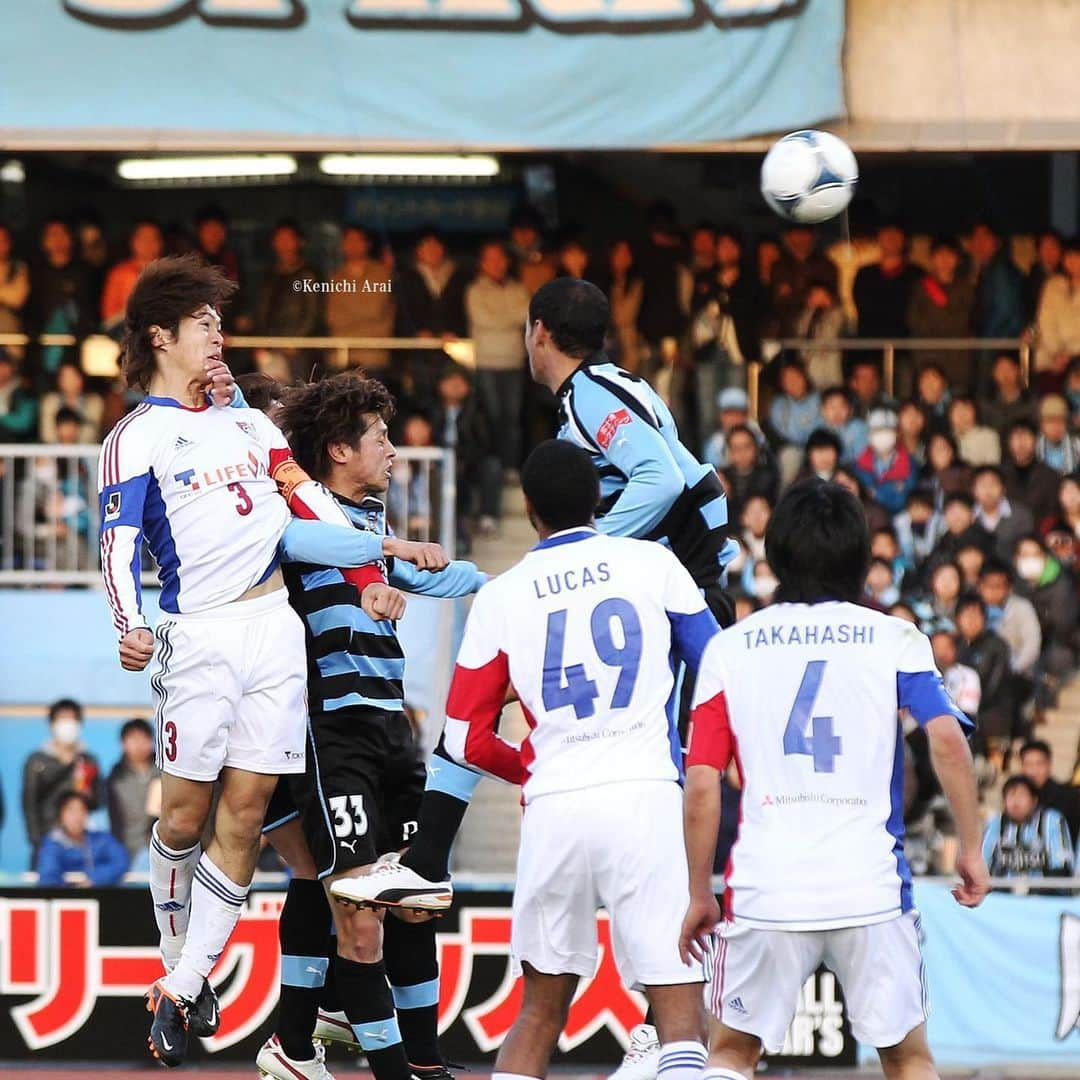 FC東京オフィシャルグッズさんのインスタグラム写真 - (FC東京オフィシャルグッズInstagram)「3️⃣ 🔵HISTORY OF MORISHIGE MASATO🔴 FC東京で11年目のシーズンに突入している #森重真人 選手!!🙌 . クラブ最古参の選手となる森重選手のFC東京でのこれまでを、オフィシャルカメラマンの方が特に印象に残っている33枚の写真とともに振り返ります!!😆part.2 photo by Kenichi Arai @masatomorishige  @fctokyoofficial  #森重真人 #HBD #リスペクトを込めた #記念企画 #数々の盟友との共闘対戦 #春のおでん祭り #FC東京 #fctokyo #tokyo」5月21日 12時23分 - fctokyoofficial