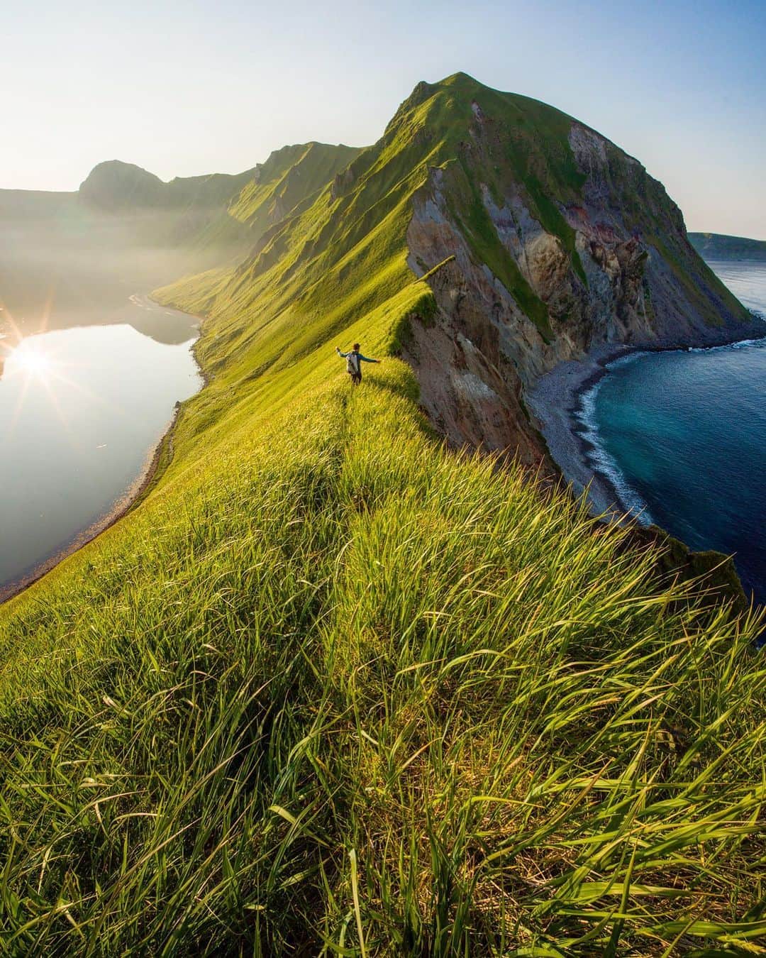 クリス・バーカードのインスタグラム：「“From Kurils With Love” - Couldn’t be more proud of the team that worked tirelessly to bring this film & project to life. @taylorfreesolo & @renan_ozturk did a masterful job of intertwining the passion of scientist Vladimir Burkanov with these incredible islands. Grateful to have been able to play a small role in this film that is now premiering at @mountainfilm along with many other festivals soon! It is a must see.  Congrats to the whole team... this was a dream project that came to life all because a few of us shared a passion for wild places & the goal of protecting them.  @kasperskylab @camp4collective @rishisugla @bigdaddivladi @jtkerby @_ryanhill_ @povel @tedhesser」