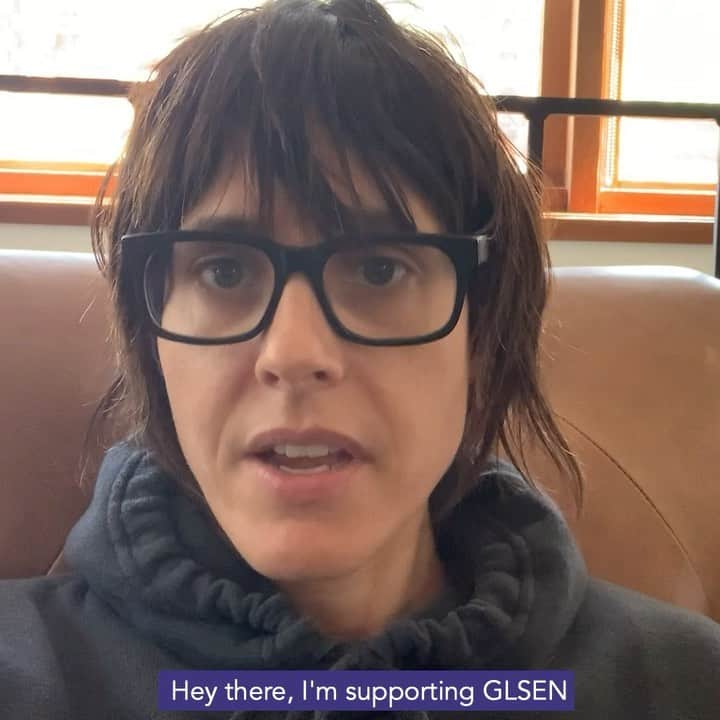 キャサリン・メーニッヒのインスタグラム：「Helping to honor my dear friend @thejenniferbeals for @glsen  In the face of the pandemic, @GLSEN has completely reconfigured their work to create vital community and connection for #LGBTQ students nationwide. To donate to GLSEN, please text RESPECT to 319-96 now.」