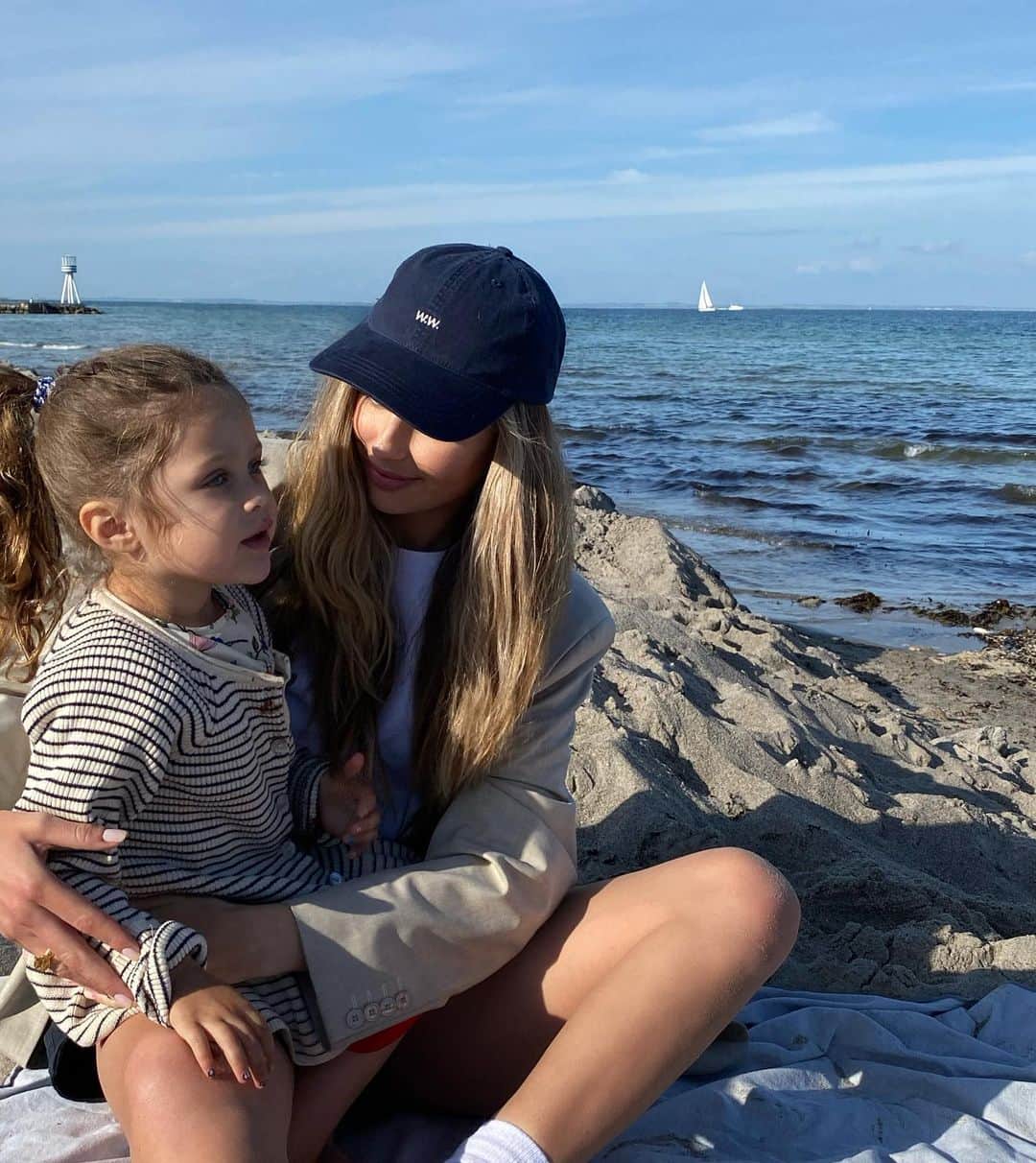のインスタグラム：「My whole heart in one little human 🍓♥️」