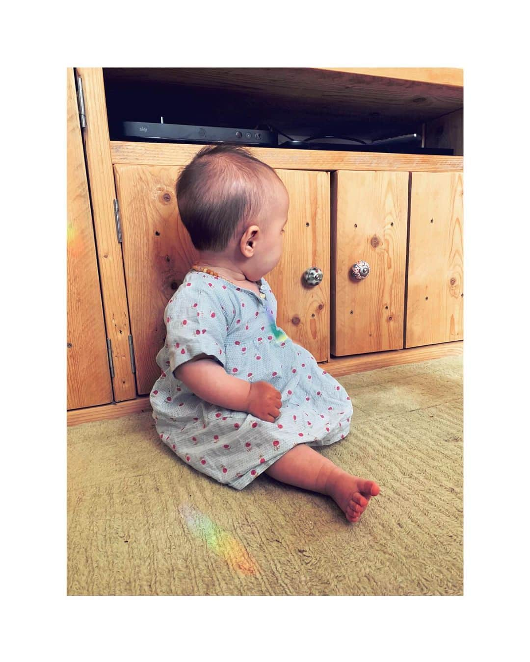 ダイアナ湯川さんのインスタグラム写真 - (ダイアナ湯川Instagram)「Reached the next parenting level. Lumi is so very mobile, much more than Elsie at the same age... can’t leave her unattended for a moment 🤪😰🙈😆🥰 . . . . #daughter #secondborn #sixmonths #helpme #socute #mygirl #love #family #blessed」5月21日 5時14分 - diana.yukawa