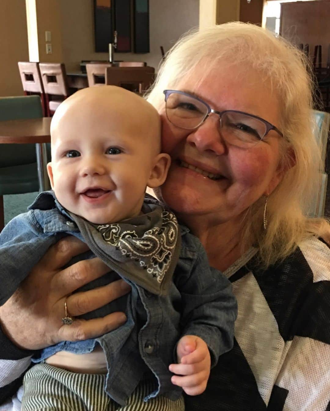 テス・ホリデーさんのインスタグラム写真 - (テス・ホリデーInstagram)「As I write this my sweet Maw Maw is being laid to rest in Alabama & I’m on my porch in California filled with grief, anger, & sadness that she’s gone, & that I can’t be there. I’ve tried writing something dozens of times about my funny, goofball of a grandma & nothing feels good enough. ⁣ ⁣ The past few months she wasn’t able to get out of bed & we would FaceTime & she would tell me stories about how she tried called Dolly Parton’s tour bus on the CB radio in the 70’s begging them to pull over so she could meet her. We laughed about her taking me to see Fear & 200 Cigarettes at the movie theatre & her face  during the movies when she realized that neither were appropriate for a 12 year old. 🤣 She also took me to my first concert which was @reba & bought me a new outfit at Gap before the show to make sure I felt special. I’ve got so many memories of her (like when my Uncle Brian had to stop her from calling 911 bc I glued my teeth together from trying to open my nail glue & it got all in my mouth 🤦🏻‍♀️🤣), so many photos, & I truly thought I had more time with her. But we never know, do we? ⁣ ⁣ I’m so grateful that I’ve always told my loved ones how much they mean to me every time I speak to them, & my Maw Maw knew how much I loved her, so I’m grateful for that. I was her first grandchild, & she always told me how much she loved me before we said goodbye each time, & now I’m saying goodbye. Since I was little, she called me her “angel” & now she is mine.💔 ⁣」5月21日 5時22分 - tessholliday
