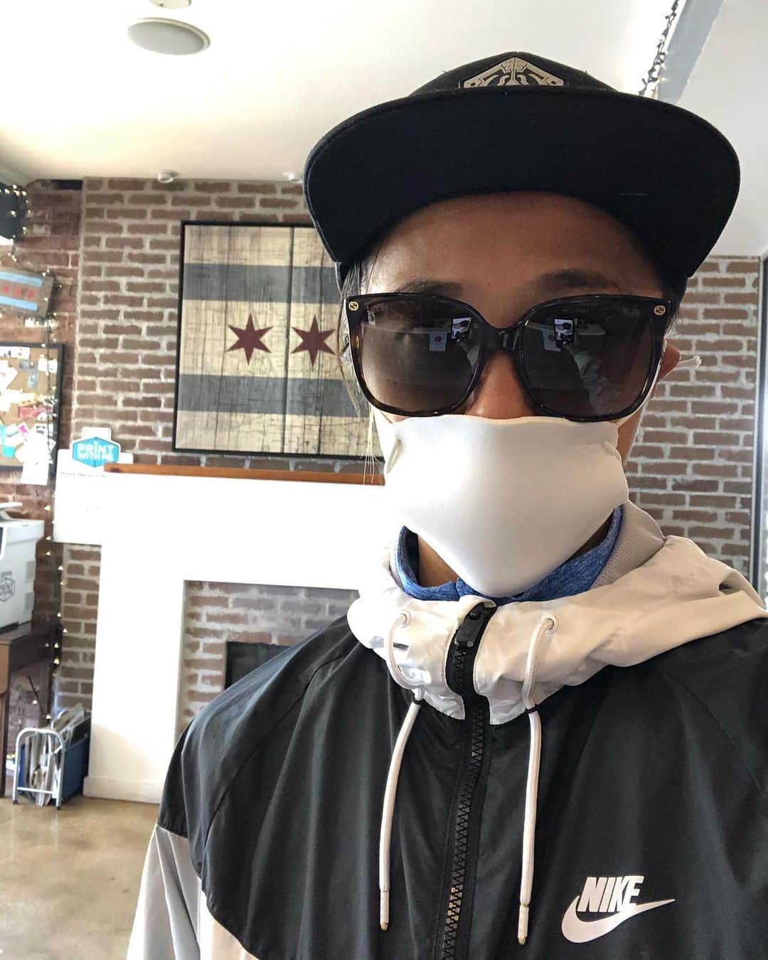 大儀見優季のインスタグラム：「Typical fashion style in 2020 so far 🦦 #こんな時でも腹は減る  #みんなで助け合えば大丈夫  #新しい世界に飛びこもう」
