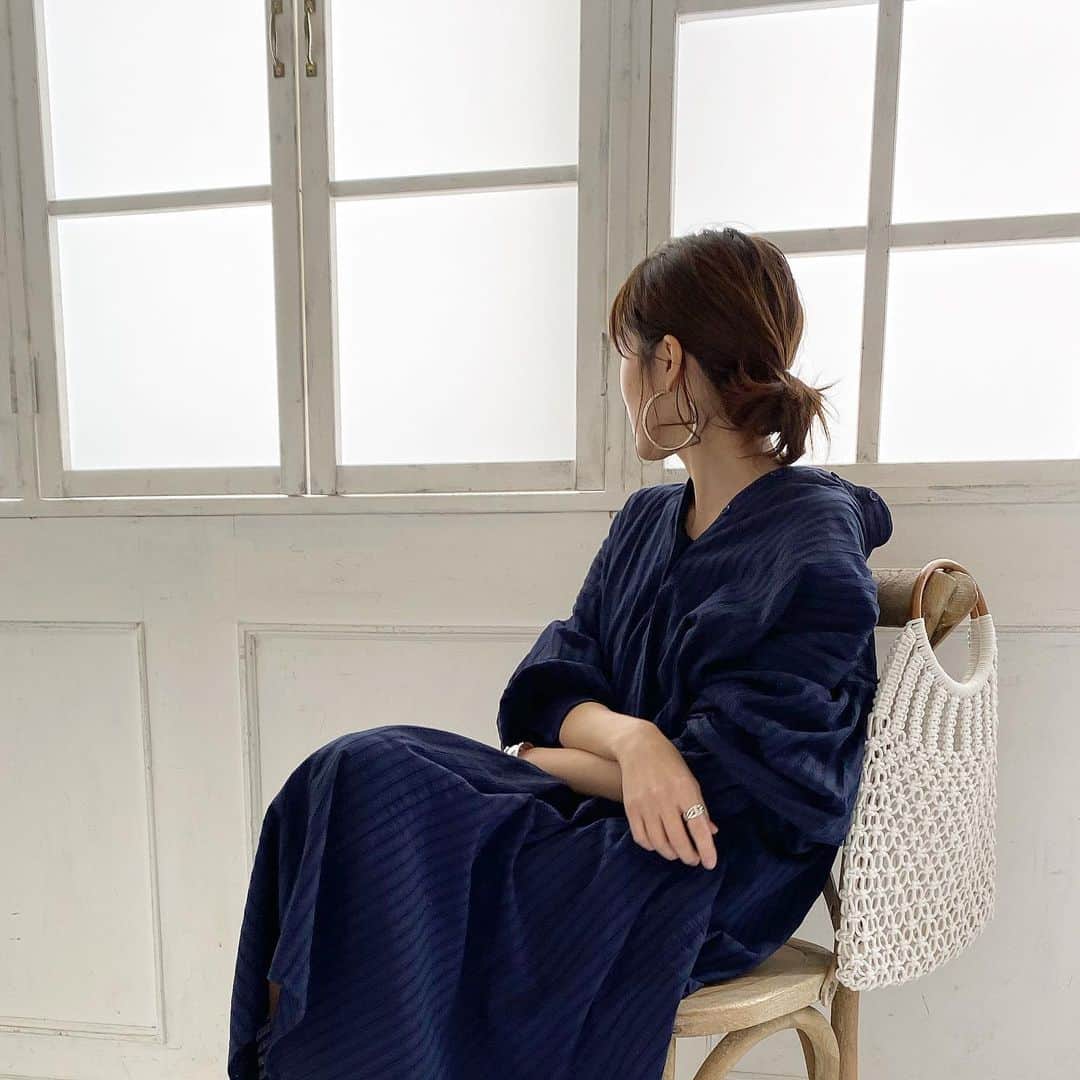 美生のインスタグラム：「👒﻿ ﻿ Donoban ADORE﻿ 第2弾 ストライプシャツワンピが﻿ ついに明日発売になります🕊﻿ ﻿ シルエットも生地もめちゃめちゃ可愛くて♡﻿ シャツワンピが大好きな私には﻿ たまらない…♡♡﻿ ﻿ 女性らしさを残しつつ﻿ 体型カバーしてくれるなんて理想的👏﻿ ﻿ 明日の発売が楽しみ♡﻿ ﻿ ﻿ ﻿ @donobanweb﻿ ﻿ ﻿」