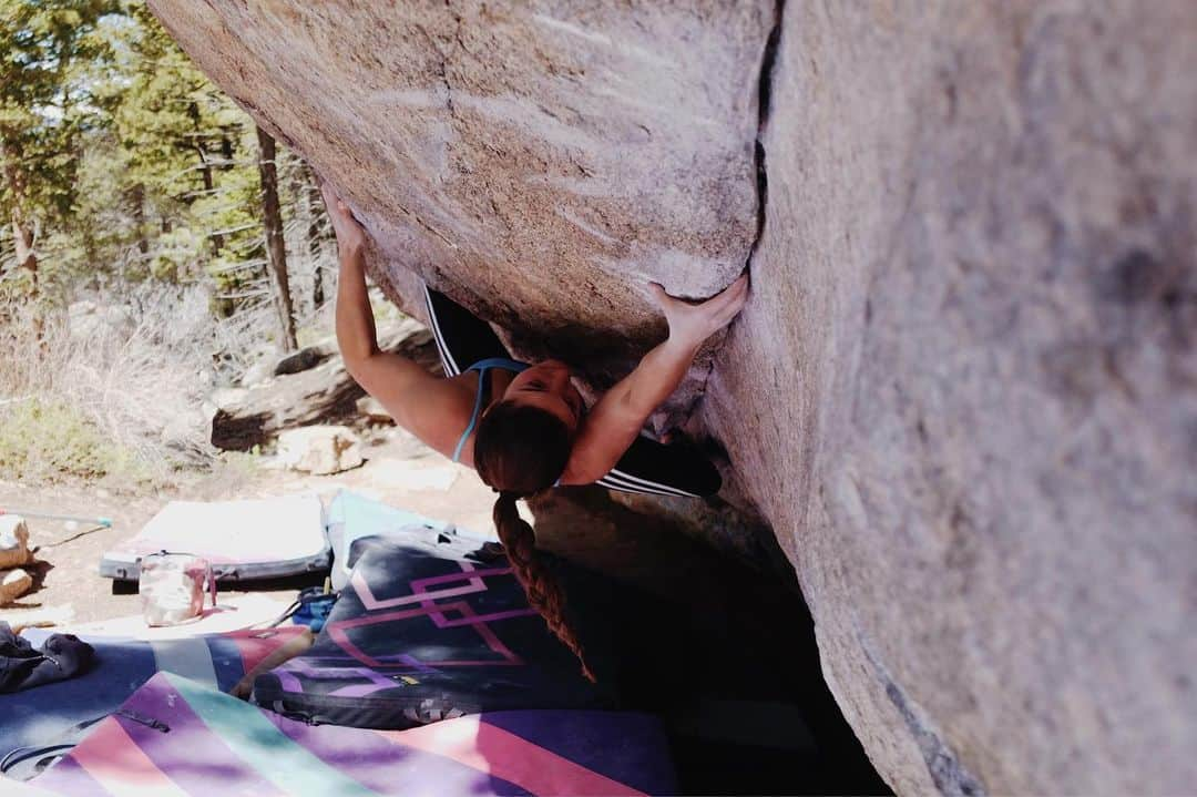 ブルック・ラバウトゥーのインスタグラム：「Muscle Car 8b+/V14🥳 Check for the uncut footie on @mellowclimbing next week!!! • 📸: @finn.stack」