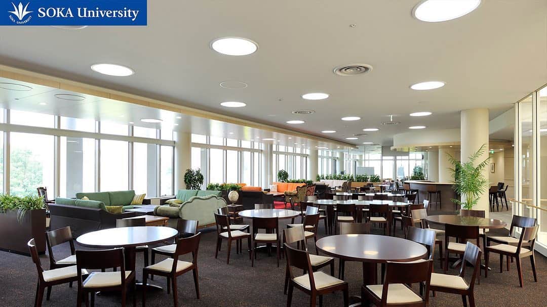 Soka Universityさんのインスタグラム写真 - (Soka UniversityInstagram)「Background wallpapers available for use during your online classes on zoom ❶ オンライン授業や会議で使用できる「創大バーチャル背景画像 Vol.1」❶ https://www.soka.ac.jp/_tag/2020/05/4810/ #discoversoka #sodaigram #sokauniversity #hachioji #campuslife #universitystudent #zoommeeting #zoomclasses #studentsuccess #spring2020 #photosoftheday #創価大学 #八王子 #キャンパス #キャンパスライフ #大学 #ズーム #授業 #5月」5月21日 9時53分 - sokauniversity