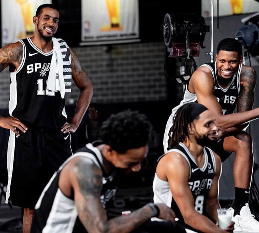 ルディ・ゲイのインスタグラム：「Time up yet? #gospursgo」