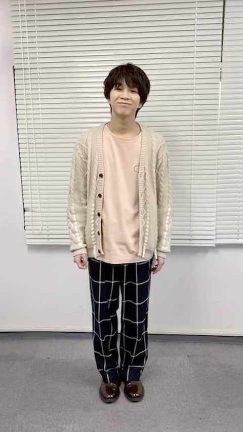 M!LKオフィシャルInstagramのインスタグラム：「本日は「塩﨑式、、、なんでしょう…笑」🏃‍♂️ 最後まで動画を見て頂けたら、彼が教えてくれます。笑 みなさんもスマホで曲を流しながら、おうち時間を楽しく🏠🎵 #MILK体操 #サラブレッド御曹司CITYBOY #塩﨑太智」