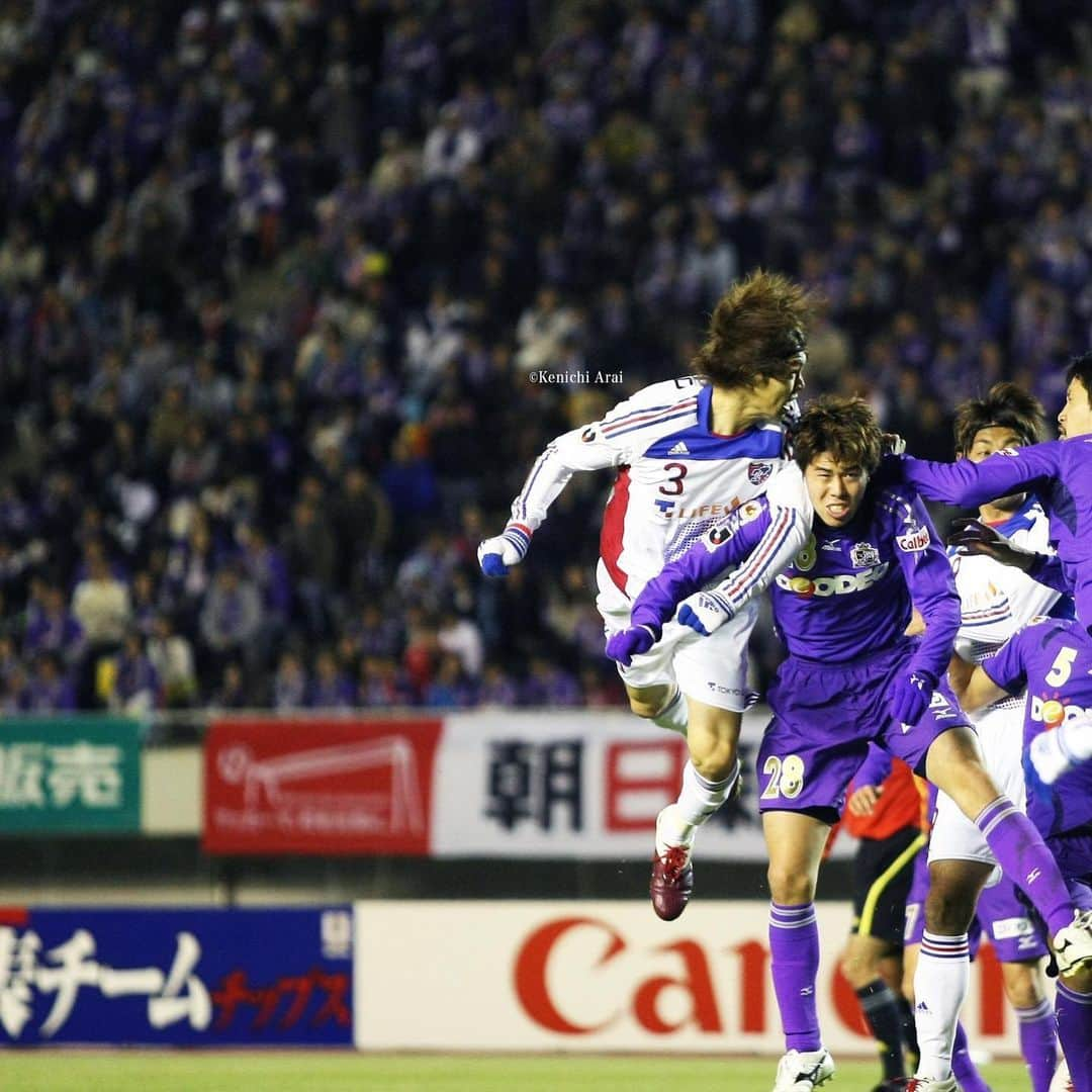 FC東京オフィシャルグッズさんのインスタグラム写真 - (FC東京オフィシャルグッズInstagram)「3️⃣ 🔵HISTORY OF MORISHIGE MASATO🔴 FC東京で11年目のシーズンに突入している #森重真人 選手!!🙌 クラブ最古参の選手となる森重選手のFC東京でのこれまでを、オフィシャルカメラマンの方が特に印象に残っている33枚の写真とともに振り返ります!!😆part.1 photo by Kenichi Arai @masatomorishige  @fctokyoofficial  #森重真人 #HBD #リスペクトを込めた #記念企画 #春のおでん祭り #FC東京 #fctokyo #tokyo」5月21日 10時48分 - fctokyoofficial