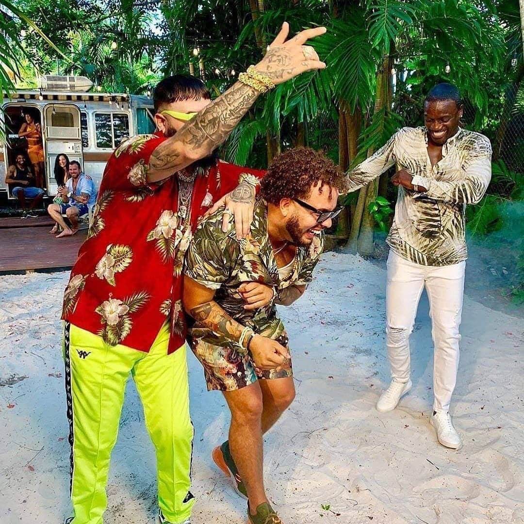 エイコンのインスタグラム：「@maffio @farrukoofficial #solotu」