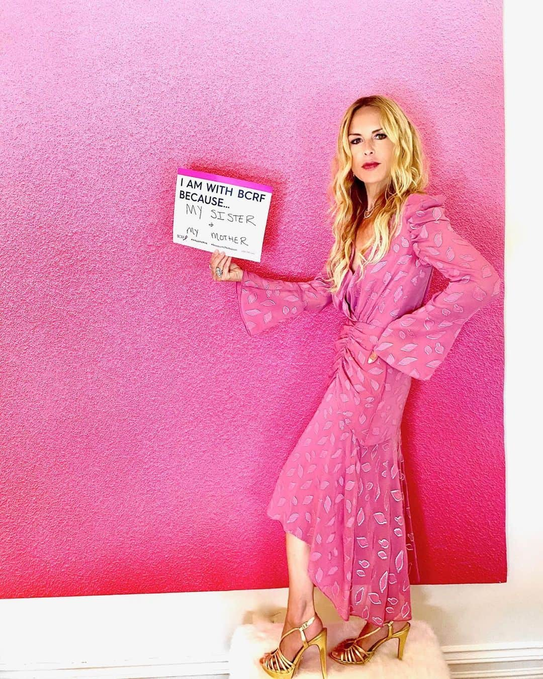 レイチェル・ゾーさんのインスタグラム写真 - (レイチェル・ゾーInstagram)「I was so honored to join the #VirtualHotPink event tonight for @bcrfcure 💗 My mother and sister @pamelaeverose are both #breastcancer survivors along with countless other women in my life and around the world. I stand with all of you as we continue on this journey towards a cure together. 🙏🏻 As a result of research and advances in treatment and early detection we have over 3.8 million survivors in the U.S. ..but still have so much work ahead to end this fight. Please donate if you are able at the link in my bio. 💕XoRZ #virtualhotpinkparty #breastcancerawareness #fightthefight #wcw」5月21日 11時49分 - rachelzoe