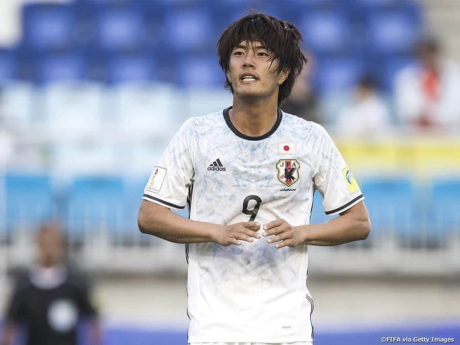 日本サッカー協会さんのインスタグラム写真 - (日本サッカー協会Instagram)「【#OnThisDay】2017.5.21🔙 ・ FIFA U-20ワールドカップ韓国2017 南アフリカ 1-2 #U20日本代表 📍Suwon World Cup Stadium ・ 大会初戦。南アフリカに先制されるも、48分 #小川航基 選手のゴールで同点に。72分には #久保建英 選手のパスを #堂安律 選手がゴール。白星スタートとなった。 ・ GK  #小島亨介 DF #舩木翔 #中山雄太 #冨安健洋 #初瀬亮 #板倉滉 ⇒90+2' #原輝綺 MF #三好康児 ⇒59' #久保建英 #坂井大将  #堂安律 FW #小川航基 #岩崎悠人 ⇒68' #遠藤渓太 ・ 監督 #内山篤 ・ #jfa #daihyo」5月21日 11時57分 - japanfootballassociation