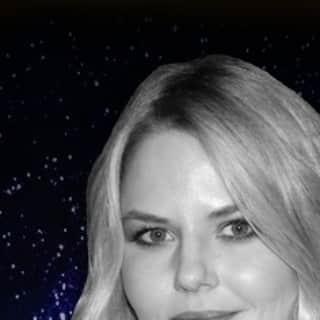 ジェニファー・モリソンのインスタグラム：「#JenniferMorrison 🌠」