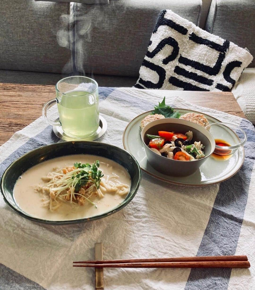 LAKOLE / ラコレさんのインスタグラム写真 - (LAKOLE / ラコレInstagram)「.﻿ #LAKOLE_GOODS﻿ ＼ スタッフの愛用食器 ／﻿ ﻿  LAKOLEスタッフ愛用の食器をご紹介。﻿ #おうちごはん もおしゃれに楽しめるアイテムたちで撮影した、ちょっとした日常の1コマをシェア🌿﻿ ﻿ ﻿ #LAKOLE #ラコレ #アレもコレもラクに #陶器 #皿 #お皿好き #キッチン雑貨 #器 #器好き #器のある暮らし #うつわ #うつわ好き #テーブルウェア #テーブルコーディネート #洋食器 #和食器 #ワンプレート #コスパ #プチプラ #プチプラ雑貨 #プチプラ食器 #食器 #シンプルな暮らし #北欧インテリア #キッチングッズ #kitchen #goods」5月21日 21時46分 - lakole_official