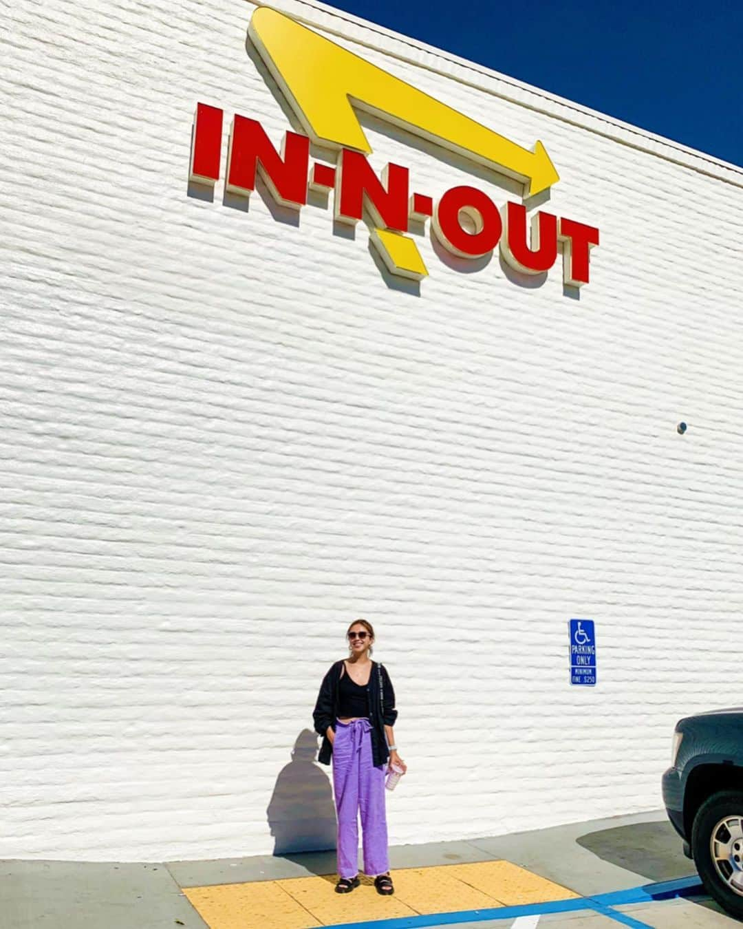 吉田夏海さんのインスタグラム写真 - (吉田夏海Instagram)「また行きたいシリーズ🍔💖﻿ ﻿ #innout ﻿ #innoutburger ﻿ #losangeles」5月21日 22時04分 - natsumiiiiiiiiiii