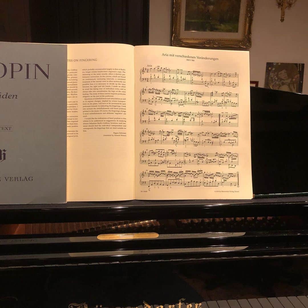 飯森範親さんのインスタグラム写真 - (飯森範親Instagram)「J.S バッハ…音楽を通してどうしたら神と近くなれるのか、対話ができるのか、そんなことを常に考えて作曲していたんだろうな、なんて事を弾きながら想像してしまいます。自分の内なる声も聞こえてくるような…ゴールドベルク変奏曲…素晴らしい作品‼️弾くのが楽しい‼️」5月21日 21時57分 - iimorimaestro