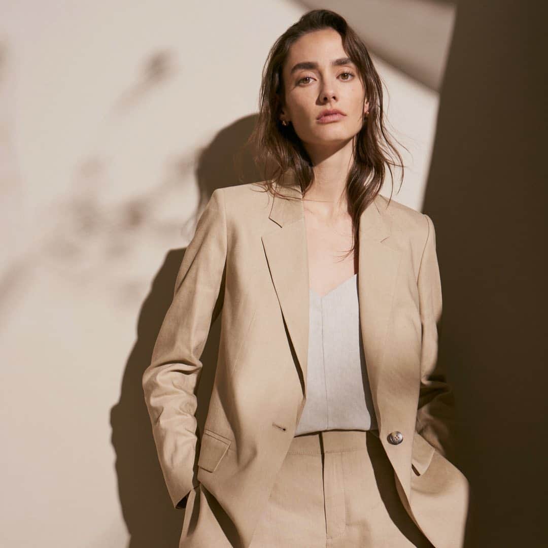 Club Monacoのインスタグラム：「Thanks to linen, the blazer is a year-round thing.」