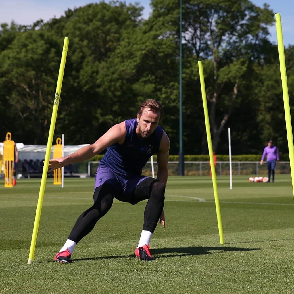 ハリー・ケインのインスタグラム：「Feeling fitter every day. Hope everyone’s keeping well ⚽️☀️」