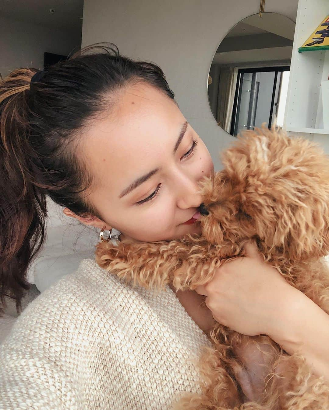 Julia Castroさんのインスタグラム写真 - (Julia CastroInstagram)「だいすきすき🐶♡ . #Noelくん  #mybaby #maltipoo #maltese #toypoodle #poodle #puppy #babyboy #dogstagram #dog #babydog  #stayhome  #お家時間 #マルプー #愛犬 #ノエルくん #マルチーズ #トイプードル #パピー #家族 #癒し #ふわふわ #もこもこ」5月21日 22時33分 - julia.c.0209