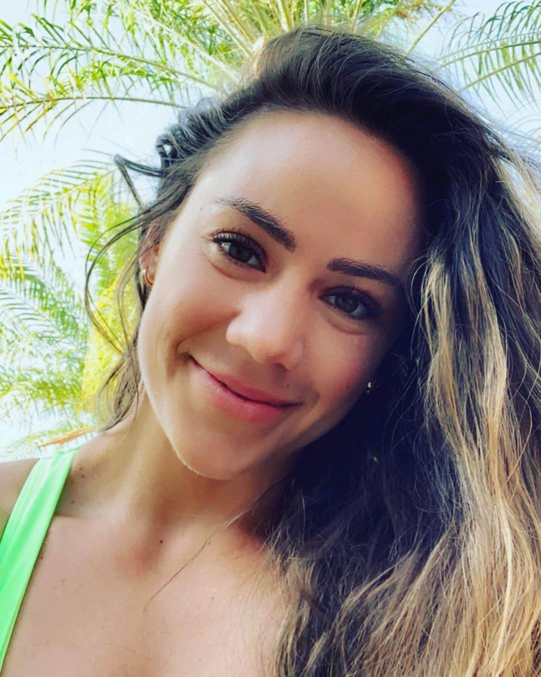 Camille Leblanc-Bazinetさんのインスタグラム写真 - (Camille Leblanc-BazinetInstagram)「Sorry for what I said when I was hungry 😋 😬 “  So where’s the pizza 🍕 🧁 🍎」5月21日 22時35分 - camillelbaz