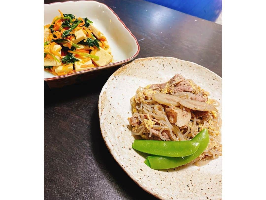 皆川夏穂のインスタグラム：「この期間に祖母や母に教えてもらいながら料理に挑戦しています☺️﻿ ﻿ ﻿ もっとレパートリー増やせるといいな✨﻿ ﻿ ﻿ ﻿ ﻿ #stayhome #stayhealthy  #cooking  #つくりおきおかず  #和食ごはん」