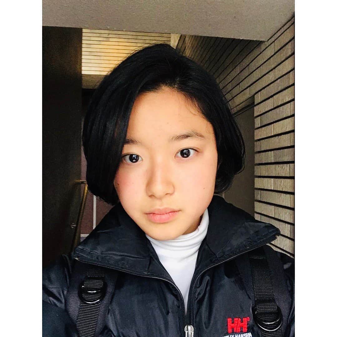 のインスタグラム：「. わー、2年前に撮った写真です。 髪が短いっっ。 Photo take on March 9, 2018.📸 #backtomemories #stayathome #shorthairstyle #ステーホームがんばろう」