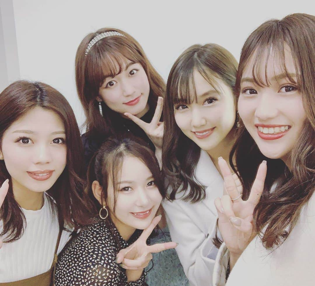 ZENTsweetiesのインスタグラム：「みなさん こんにちは😊 いつもZENTsweetiesを応援していただき、ありがとうございます！  まず、新型コロナウイルス感染症に罹患された方々およびご家族、関係者の皆様に心よりお見舞い申し上げます。 また、医療関係の方々やそれを支える関連各所の皆様におかれましては、心より敬意を表します。  新型コロナウイルスにより、お披露目イベントを当初の予定より延期させていただいておりましたが、その間、皆様から多くのお問合せを頂いておりました。 ５月１９日、愛知県の緊急事態措置の改定がなされたことから、マスク着用、消毒、参加人数制限などの対応を徹底することで、延期となっておりました名古屋でのお披露目イベントを6/6(土)に開催の方向で進めており、予約を開始させて頂く事になりました。  今後の状況次第ではイベントの延期などの措置を取らせて頂く事もございますのでご了承ください。  2020年6月6日(土)　ZENTsweeties2020　お披露目イベント　in名古屋  公式HPにて予約受付中です！  https://www.zent-sweeties.jp/  #zentsweeties#zentsweeties2020 #2020 #お披露目 #新メンバー #新コスチューム #今井みどり #高橋菜生 #美月 #桜田莉奈  #藤永妃央  #ティースタイル#ティースタイルマネージメント#tstyle#tstylemanagement」