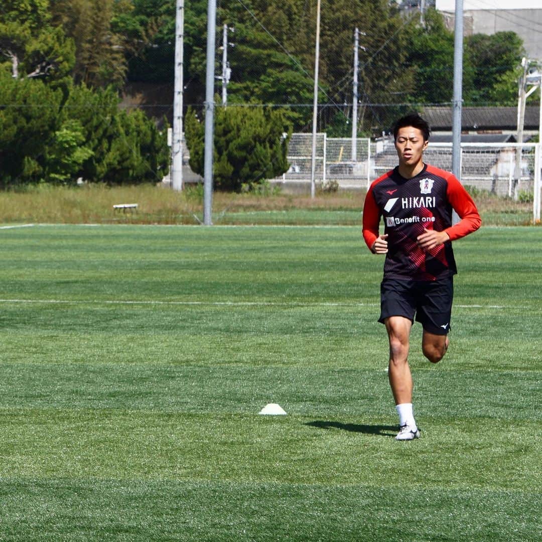 池田樹雷人のインスタグラム：「⚽️🏃‍♂️🙇‍♂️ . . #コロナに負けるな #愛媛fc #mizuno #mizunofootball  #池田樹雷人」