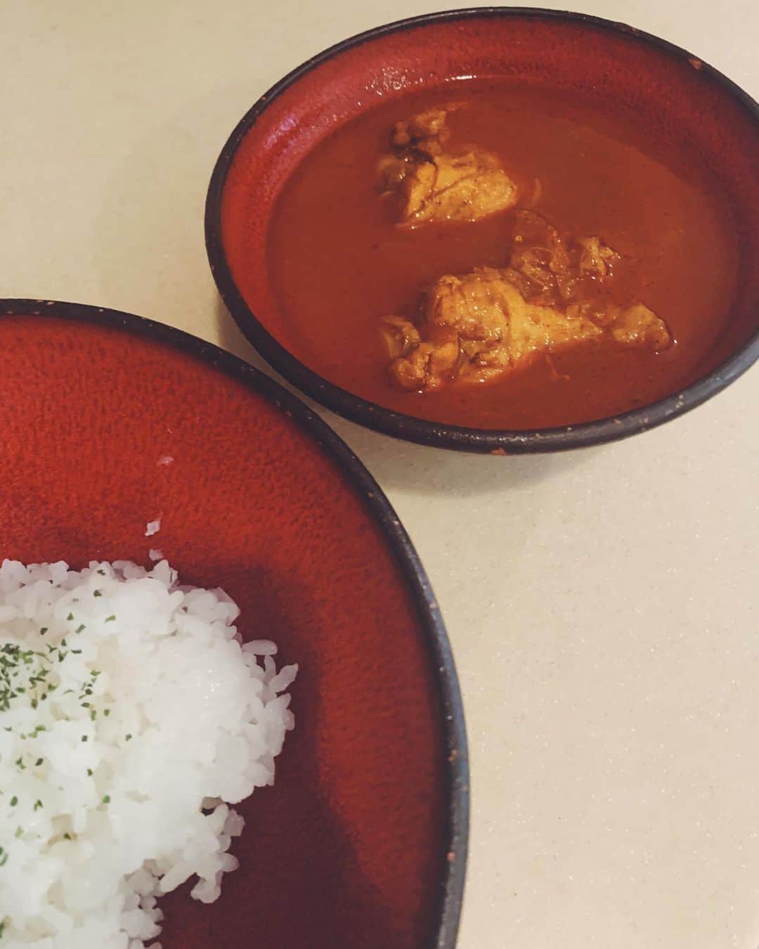 奥菜恵さんのインスタグラム写真 - (奥菜恵Instagram)「お家でパンニャカレーが食べられるなんて！！ もも肉がなくて、手羽元で代用しました。でも美味しく出来た。はなまる💮  #おうちで #パンニャ #おうちごはん  #スパイスカレー #カレー」5月21日 15時26分 - megumi_okina