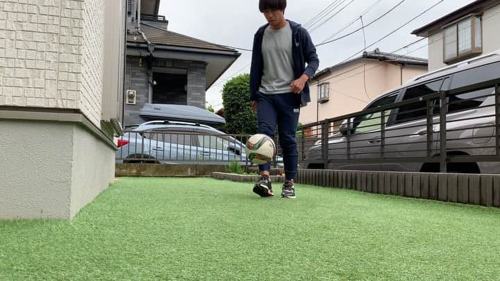 堀米勇輝のインスタグラム：「今日でこれで！ やってみてねー👍⚽️ #リフティング #ジェフ千葉 #8」