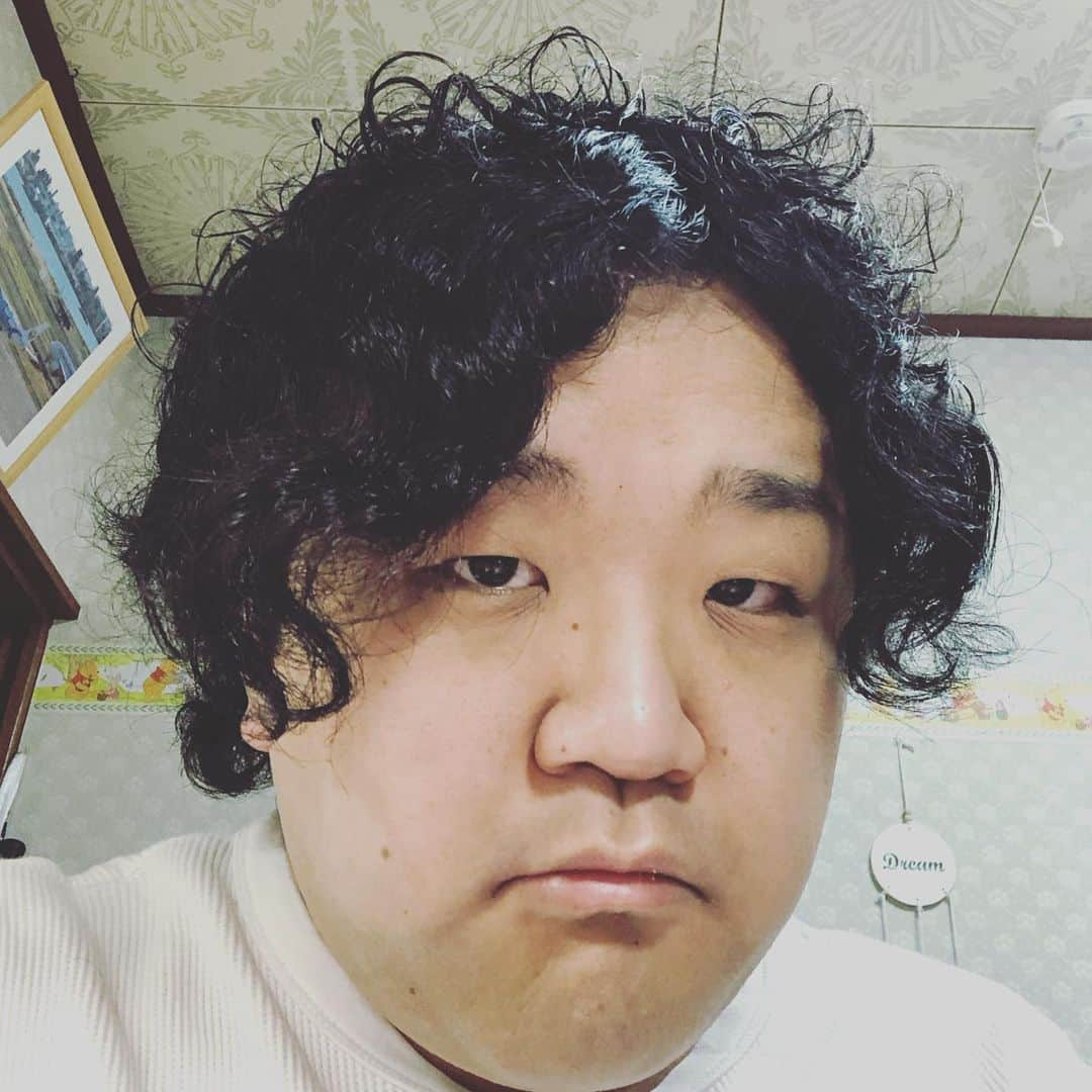 伊東先生さんのインスタグラム写真 - (伊東先生Instagram)「風呂あがり手抜きモノマネ 【学び続ける事の意味を語った水嶋ヒロ】  #学び続けること #水嶋ヒロ #おうち時間 #モノマネ #手抜き」5月21日 16時10分 - itou.t