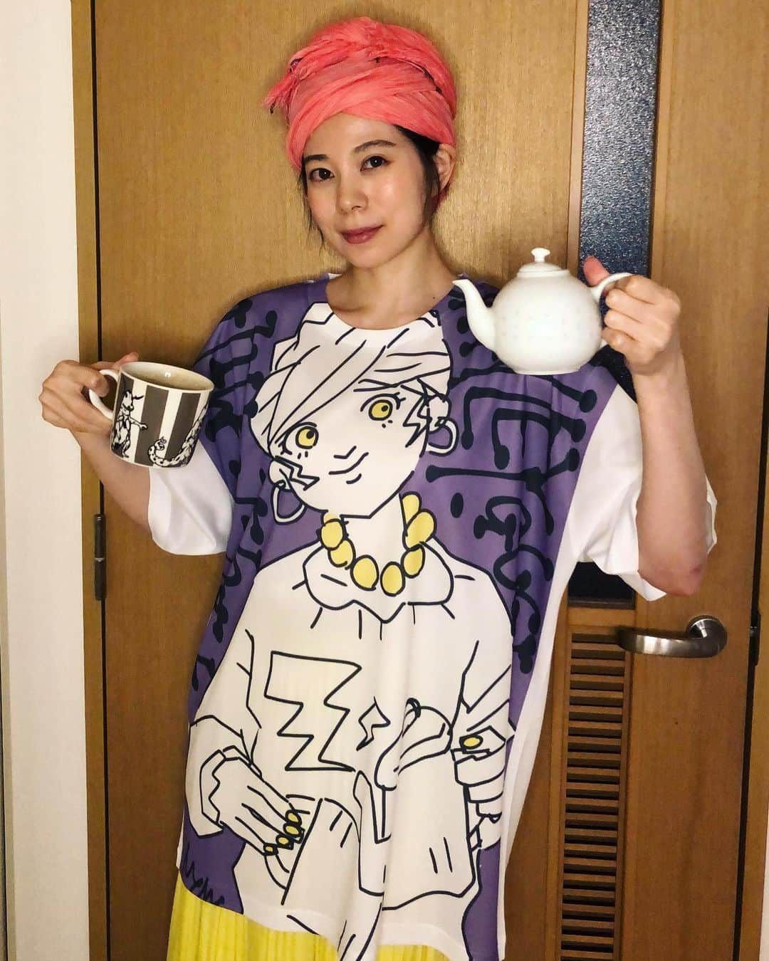 桜木梨奈さんのインスタグラム写真 - (桜木梨奈Instagram)「私も…ピギに寄せてみた!! Tシャツ、他にも種類沢山あります♪ メッシュで柔らかく着心地抜群です❤  #ナヒレ決議 #ピギ #桜木梨奈  #キャラ寄せ  #風呂上がりの一杯 ?」5月21日 16時25分 - rina_sakuragi