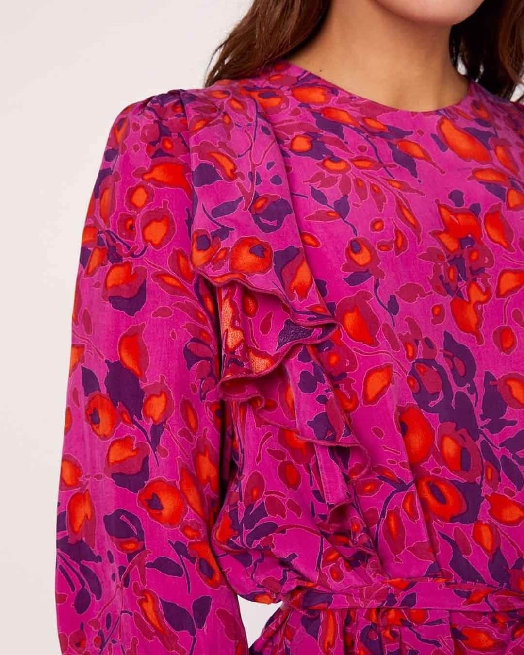クーカイのインスタグラム：「Touche colorée et florale du long week-end qui s’annonce avec notre Top Rosalia.  #blouse #fashion #kookai」