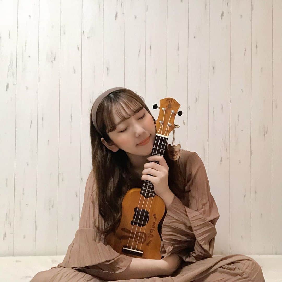 木下望のインスタグラム：「・ ・ お誕生日を迎えました❤️ これからもよろしくね❤️ ・ 今日は21時〜ツイキャスイベントもあります💕是非チェックしてね💕 ・ ・ #お誕生日 #お誕生日おめでとう #happybirthday #ハッピーバースデー #ウクレレ #スタマリ」