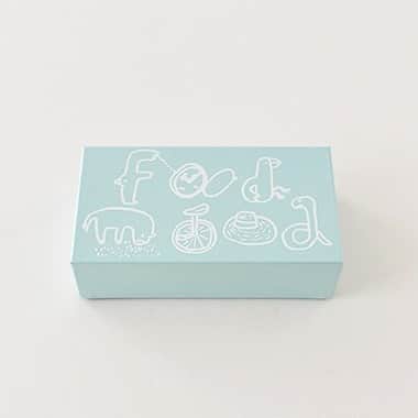 なかしましほ（foodmood）さんのインスタグラム写真 - (なかしましほ（foodmood）Instagram)「CHECK&STRIPEさんでクッキーBOXの予約販売スタートしました。 箱の色ははじめての「あさぎ」。梅雨から初夏に変わる季節をイメージしたBOXです。中のクッキーはピーナッツバタークッキー、青海苔クラッカー、オレンジチョコグラノーラ。 白クマスクもスタートしました🐻 ご予約はCHECK&STRIPEさんのwebsiteからお願いいたします。」5月21日 17時56分 - foodmoodshop