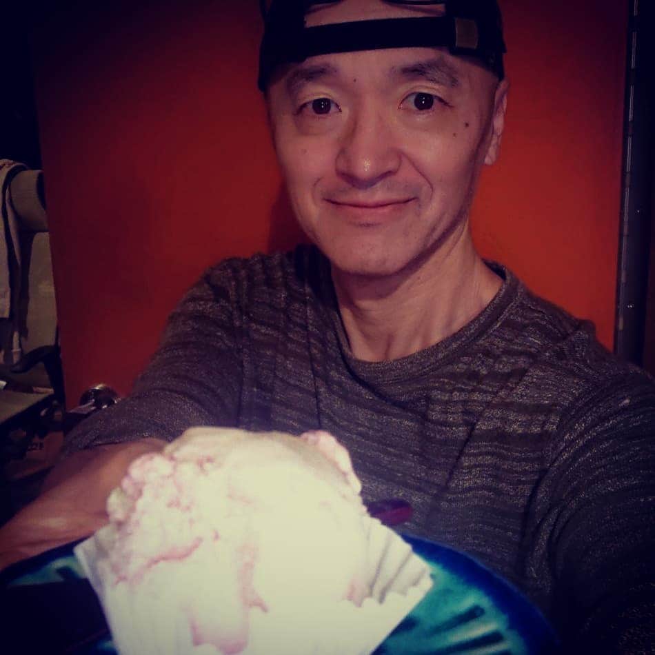 パッパラー河合さんのインスタグラム写真 - (パッパラー河合Instagram)「#31アイスクリーム  #ブリリアントスイートルビー #うーん美味しい」5月21日 18時16分 - papala_kawai