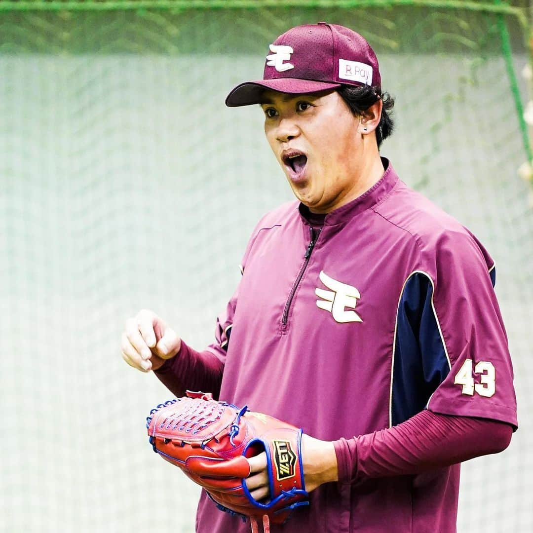 東北楽天ゴールデンイーグルスさんのインスタグラム写真 - (東北楽天ゴールデンイーグルスInstagram)「⚾ 投手陣も負けじといつも明るくてパワフル💪🏼💪🏼💪🏼 実はブセニッツ選手は写真の腕前もプロ並みなんです💯 当日の写真はバイバーとイープレで公開中です✨✨ #rakuteneagles #NOWorNEVERいまこそ #日本一の東北へ  #ブセニッツ #alanbusenitz  #宋家豪  #シャギワ #jtchargois  #写真もイープレで」5月21日 18時31分 - rakuten_eagles