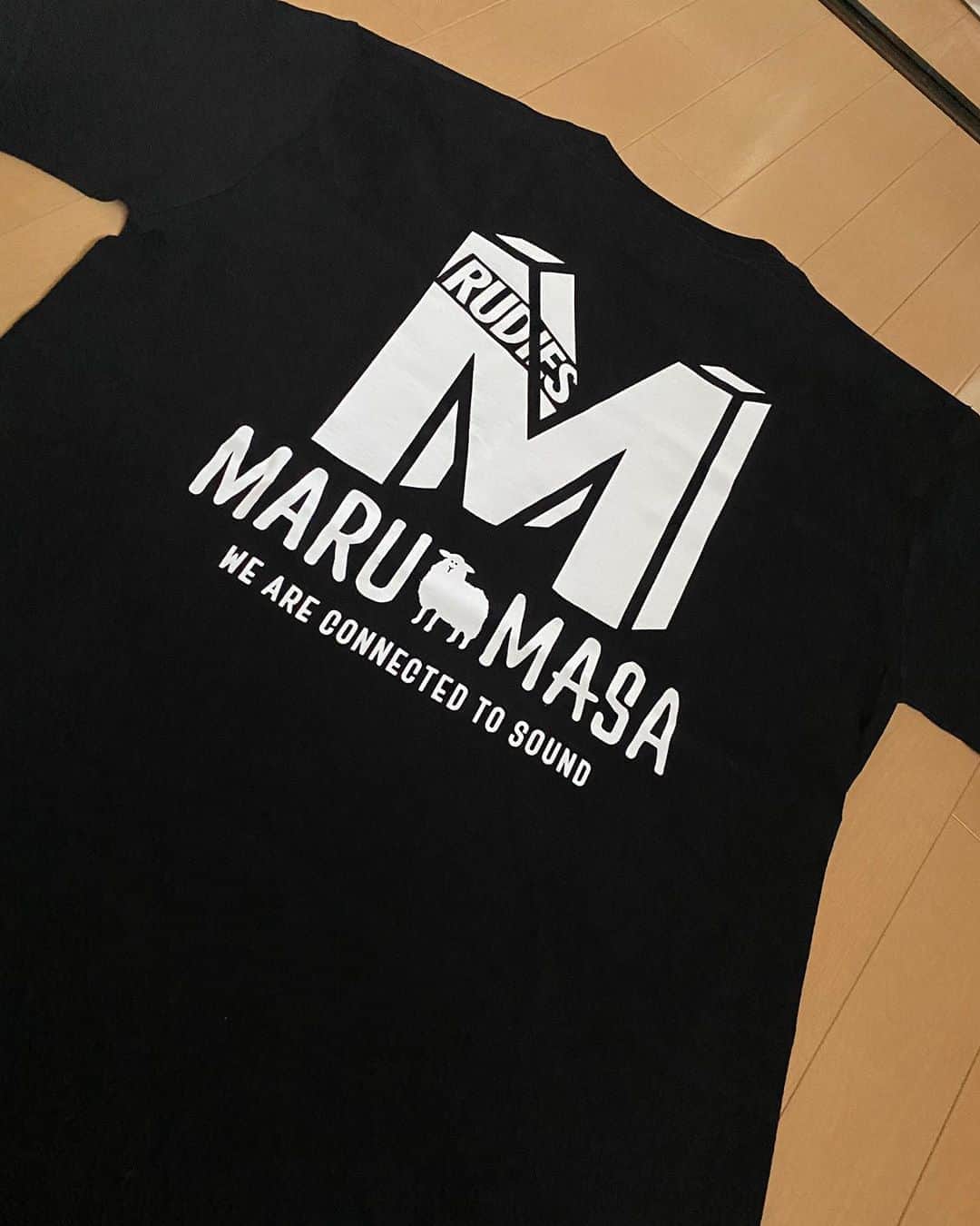 NAOKIさんのインスタグラム写真 - (NAOKIInstagram)「旭川のジンギスカンバルマルマサ(@marumasa.asahikawa)のTシャツを購入。  RUDIE'Sとのコラボ。 ええ感じやん☺️」5月21日 18時38分 - naoki_10feet