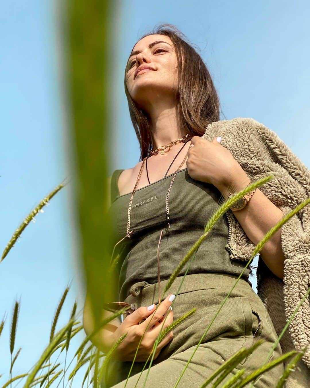 Fahriye Evcenさんのインスタグラム写真 - (Fahriye EvcenInstagram)「'Doğayla ben, benimle doğa'.. 🌾🌼💚」5月21日 19時20分 - evcenf