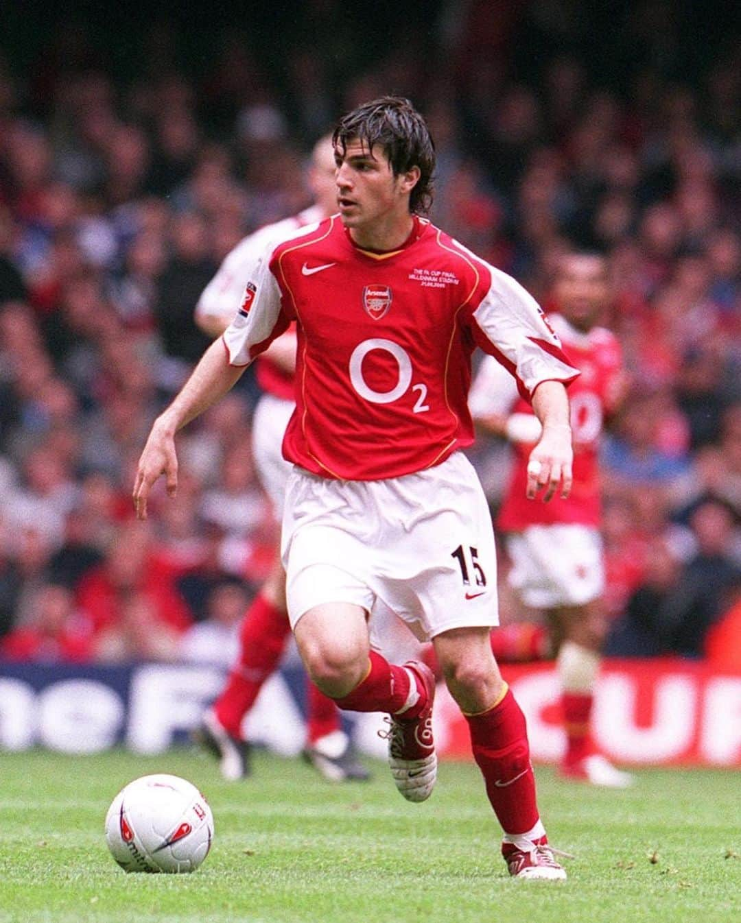 セスク・ファブレガスさんのインスタグラム写真 - (セスク・ファブレガスInstagram)「15 years already of this incredible night. My second ever trophy as a professional. #18yo #FACup @arsenal ⚽️🙏🏻🔥」5月21日 20時02分 - cescf4bregas