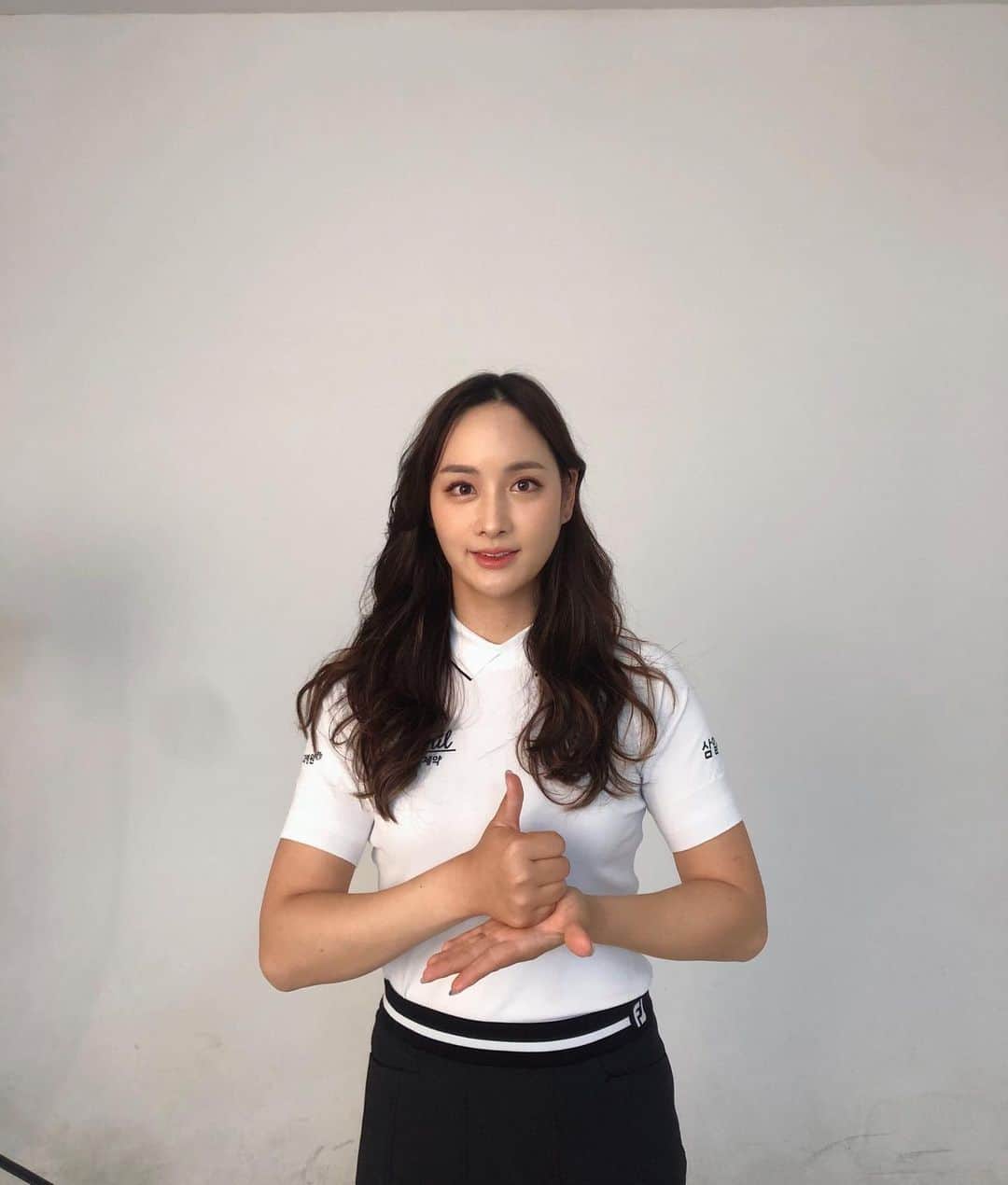 パク・キョルのインスタグラム：「안녕하세요 프로골퍼 박결 입니다 @jihyun__kimm 김지현 선수의 지목을받아 #덕분에챌린지 에 동참을 하게되었습니다 코로나19에맞서 싸우며 위기극복에 힘써 주시는 대한민국과 전세계 모든의료진분들 진심으로 존경하고감사드립니다 다음으로#덕분에챌린지 에 함께해주실 분은 @jyp_32  @y.j_jung 입니다 모두들 뜻깊고 따듯한 마음으로 이어가 주셨으면 좋겠습니다 #의료진덕분에 #덕분에챌린지」