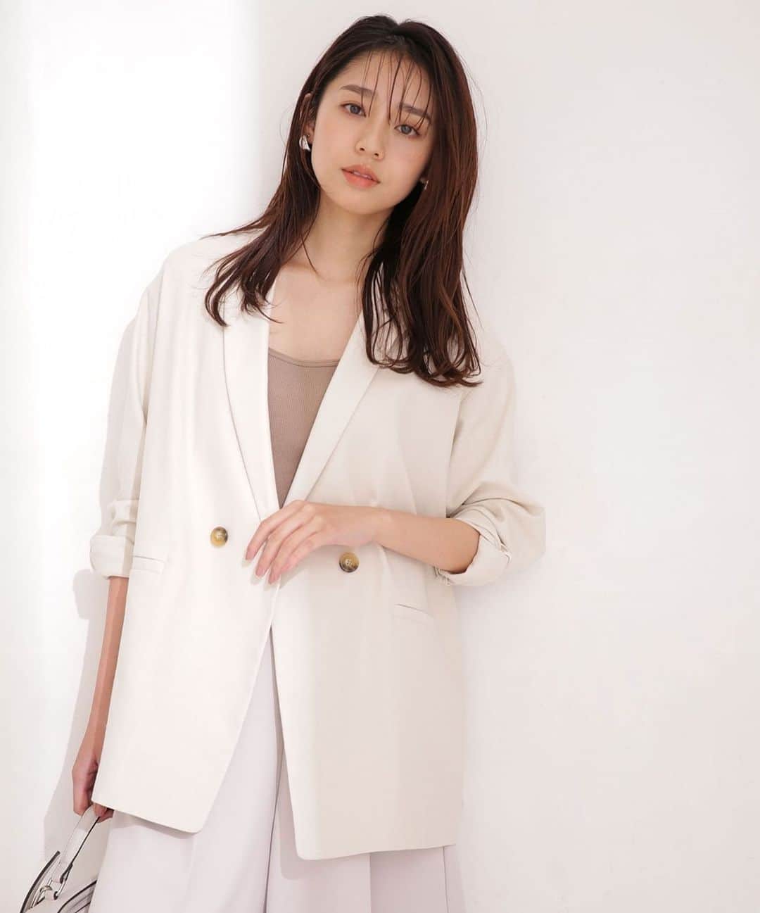 江藤百香のインスタグラム：「work🤍」