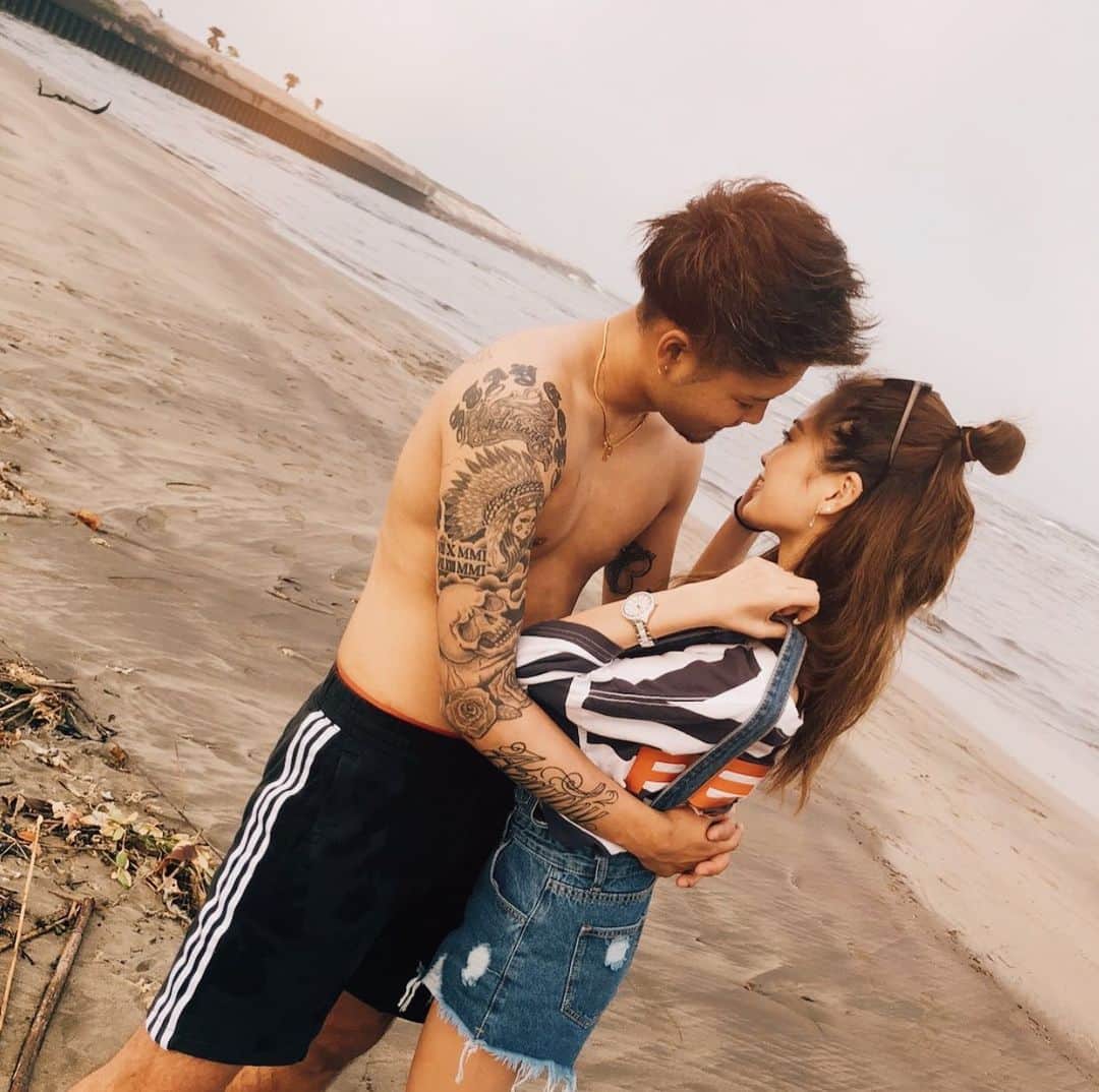 内山珠希さんのインスタグラム写真 - (内山珠希Instagram)「#couple #photo #beach #sea #loveislove #lfl #l4likes」5月21日 20時58分 - ttn__738