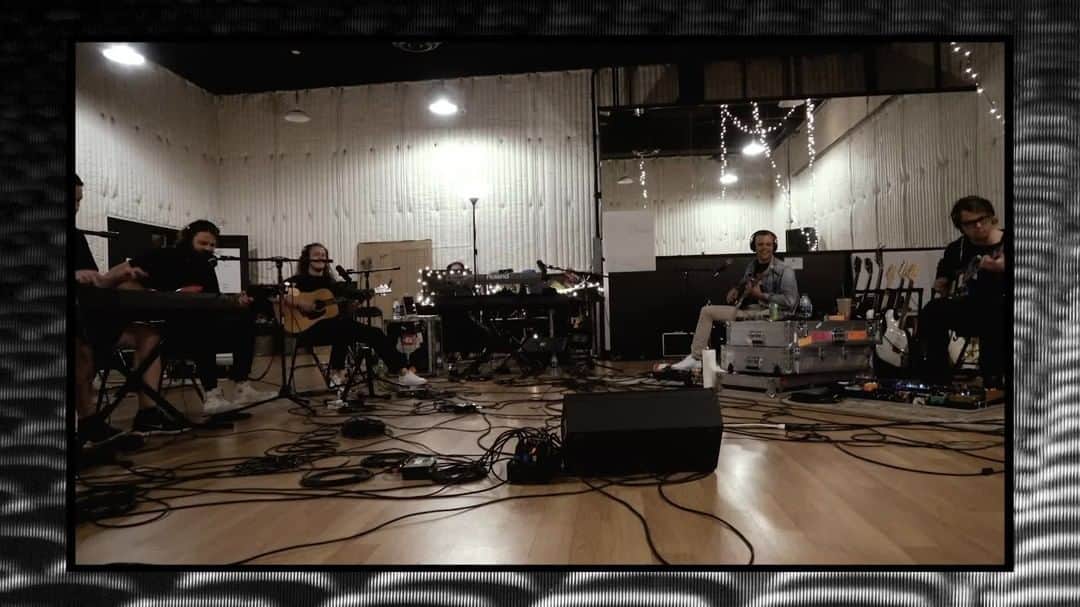 ユナイテッドのインスタグラム：「Another In The Fire remixes coming this Friday! *Reggae remix may or may not be included.」