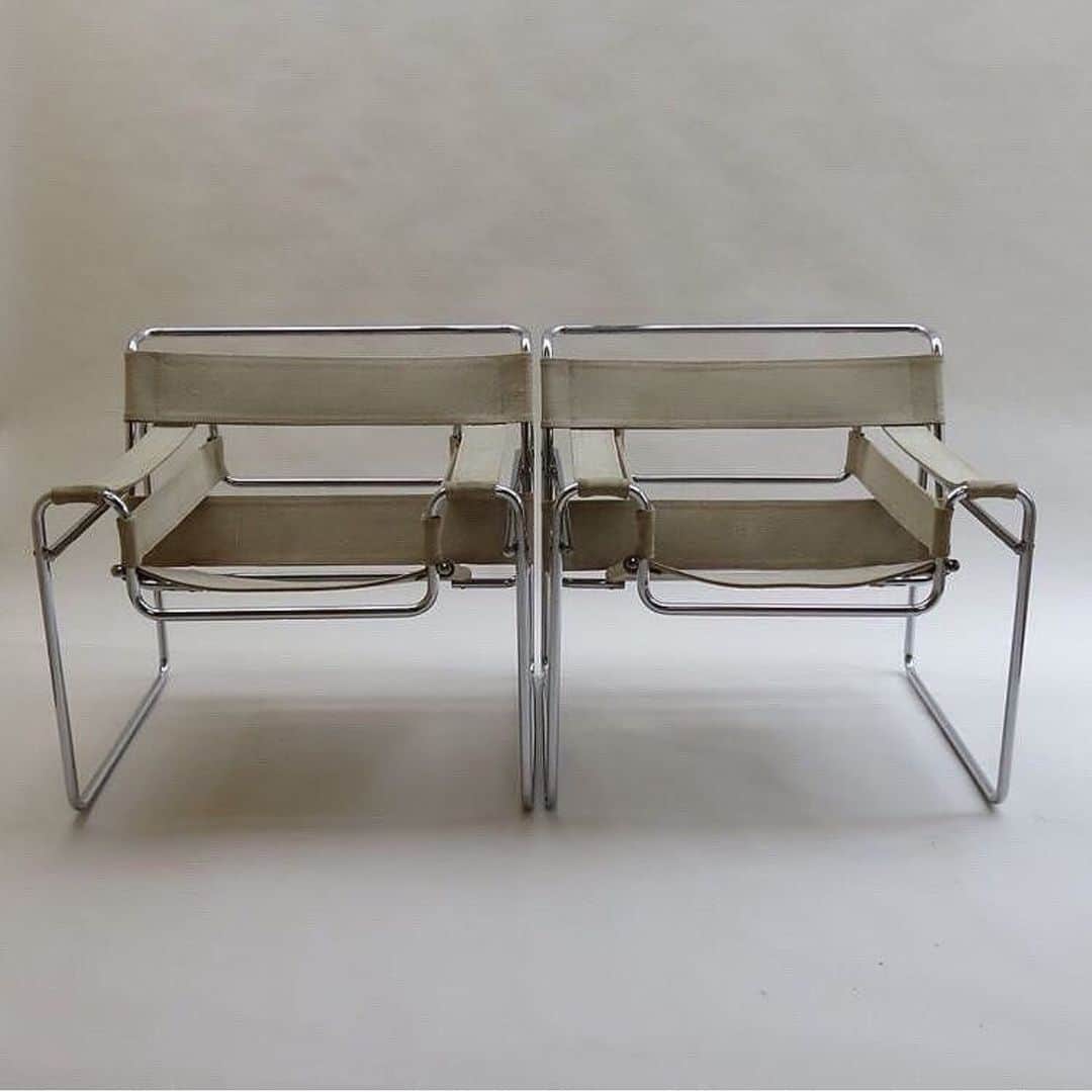 エレオノーラ・カリシさんのインスタグラム写真 - (エレオノーラ・カリシInstagram)「1960s B3 Wassily Chair in beige canvas🪐 by #MarcelBreuer for #Gavina Bauhaus」5月21日 21時00分 - eleonoracarisi